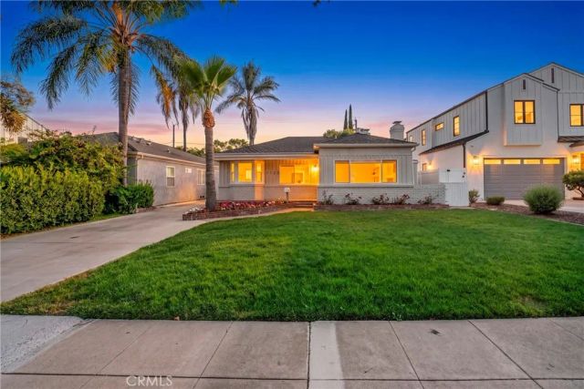 1123 Florence, Burbank, CA 91505