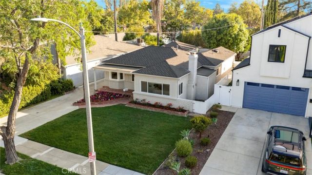 1123 Florence, Burbank, CA 91505