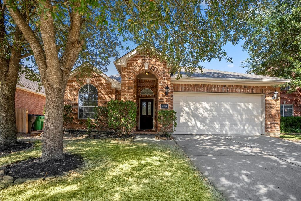 8718 Hostler Drive, Tomball, TX 77375