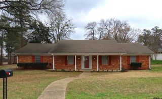 512 Top Hill Dr., Tyler, TX 75703