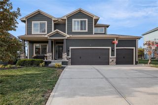 2404 SW Hickory Lane, Lee's Summit, MO 64082