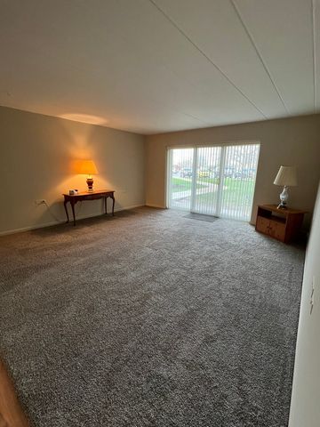 2800 Maple Avenue 10A, Downers Grove, IL 60515