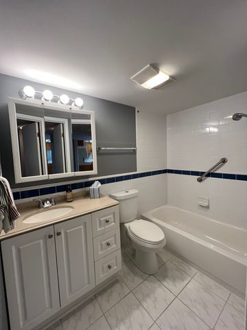 2800 Maple Avenue 10A, Downers Grove, IL 60515