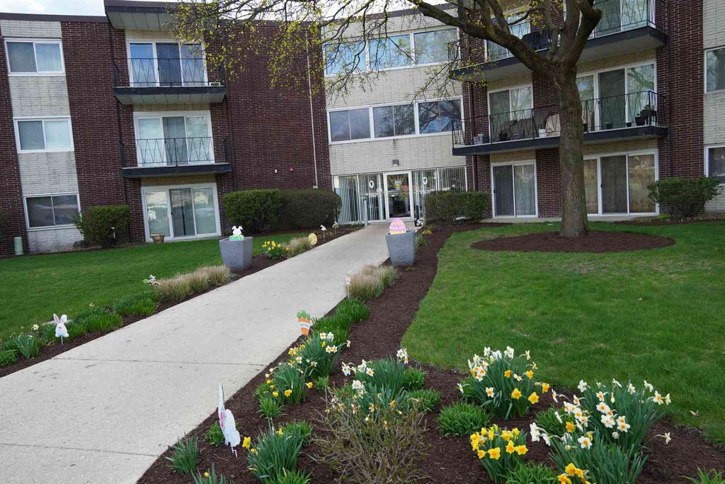 2800 Maple Avenue 10A, Downers Grove, IL 60515