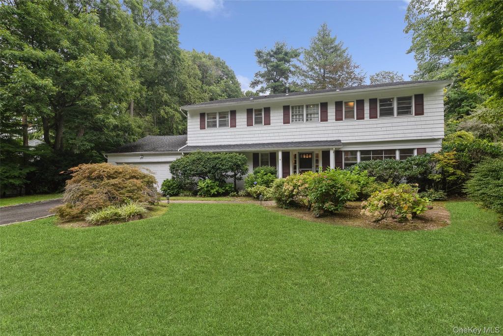 5 Hemlock Drive, East Hills, NY 11576 — exterior