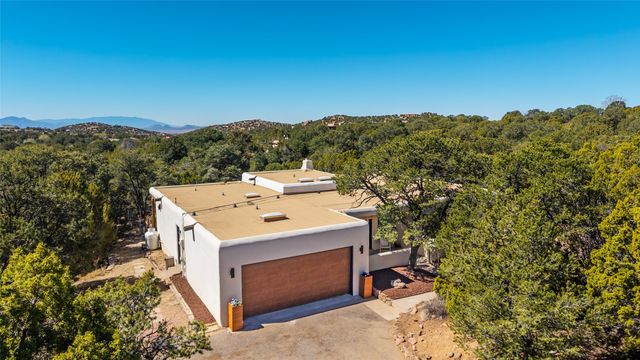 105 Cibola, Santa Fe, NM 87505