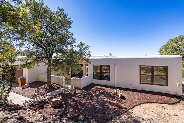 105 Cibola, Santa Fe, NM 87505