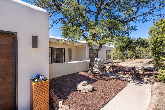 105 Cibola, Santa Fe, NM 87505