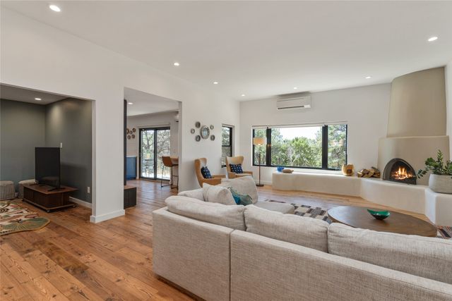 105 Cibola, Santa Fe, NM 87505