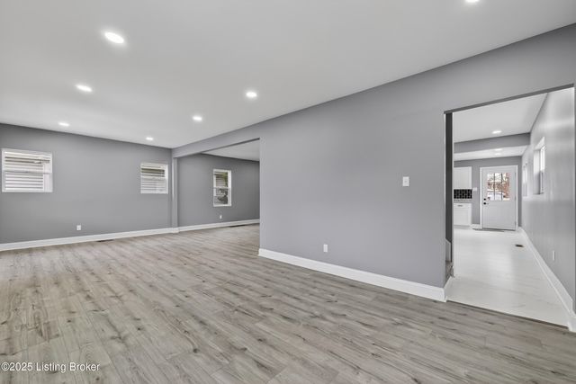 3509 Del Park Terrace, Louisville, KY 40211