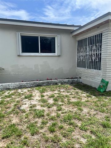 250 NE 160th St, Miami, FL 33162