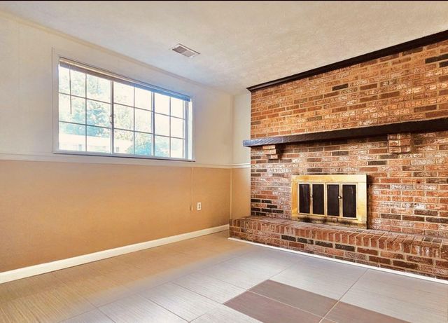8465 SUMMER BREEZE LN, Springfield, VA 22153
