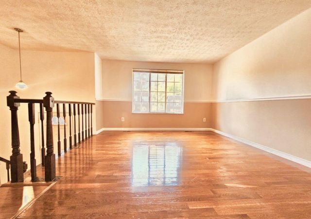 8465 SUMMER BREEZE LN, Springfield, VA 22153