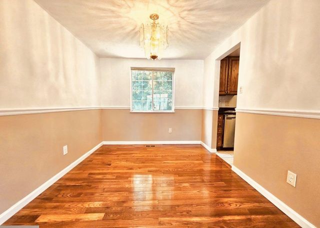 8465 SUMMER BREEZE LN, Springfield, VA 22153