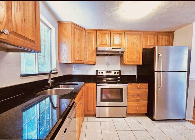 8465 SUMMER BREEZE LN, Springfield, VA 22153