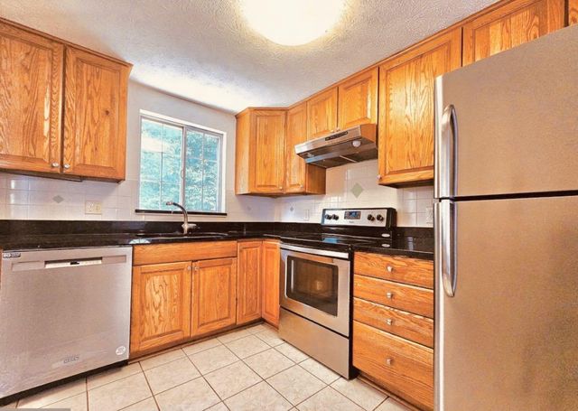 8465 SUMMER BREEZE LN, Springfield, VA 22153