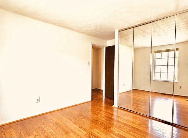 8465 SUMMER BREEZE LN, Springfield, VA 22153
