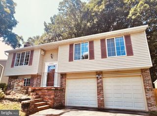 8465 SUMMER BREEZE LN, Springfield, VA 22153