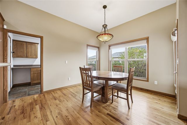 4127 Forest View NE, Cedar Rapids, IA 52411
