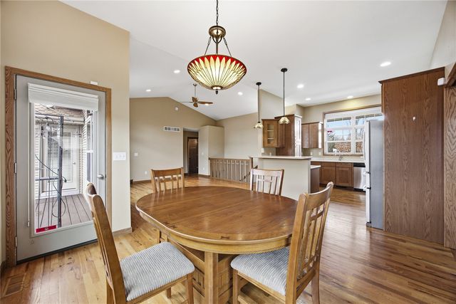 4127 Forest View NE, Cedar Rapids, IA 52411