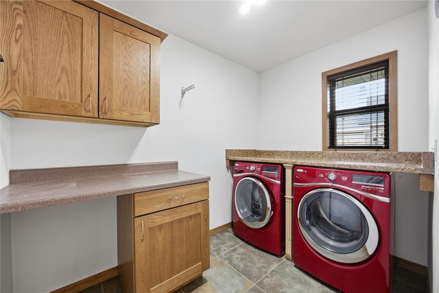 4127 Forest View NE, Cedar Rapids, IA 52411