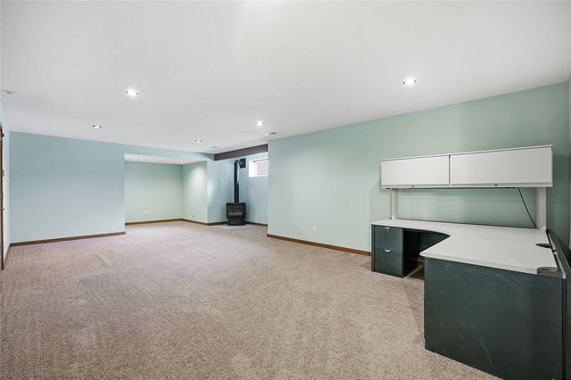 4127 Forest View NE, Cedar Rapids, IA 52411