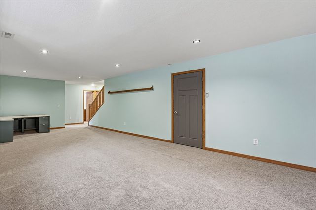 4127 Forest View NE, Cedar Rapids, IA 52411