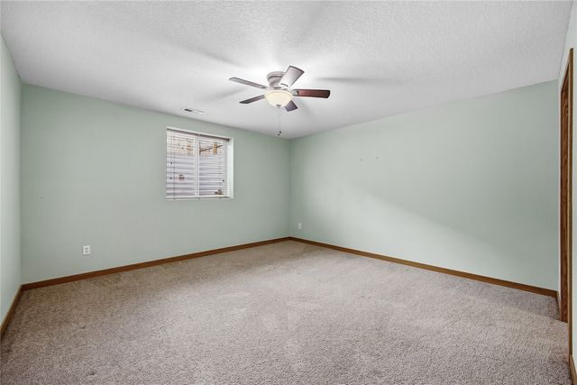 4127 Forest View NE, Cedar Rapids, IA 52411