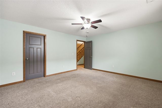 4127 Forest View NE, Cedar Rapids, IA 52411