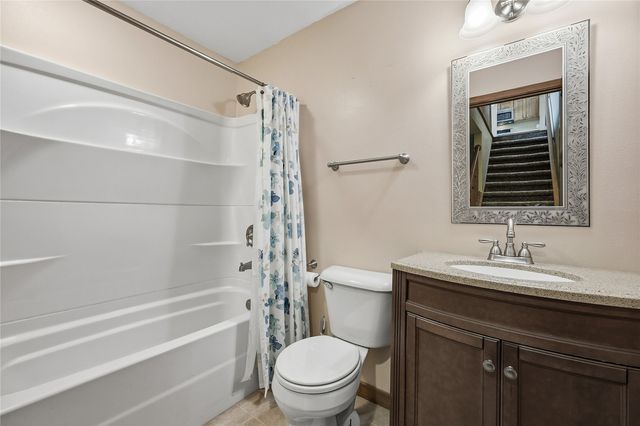 4127 Forest View NE, Cedar Rapids, IA 52411
