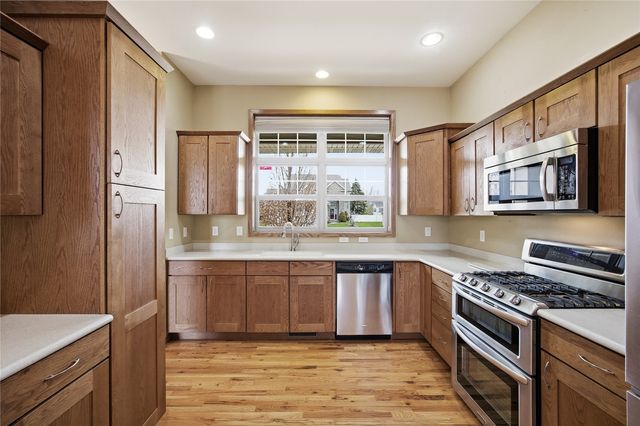 4127 Forest View NE, Cedar Rapids, IA 52411
