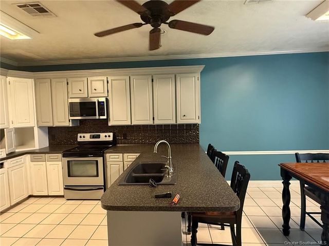 5720 Aspen Street, Lake Charles, LA 70605