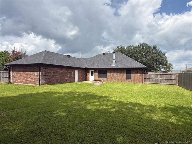 5720 Aspen Street, Lake Charles, LA 70605