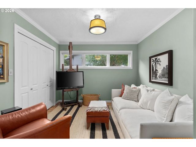 14635 UPLANDS Dr, Lake Oswego, OR 97034