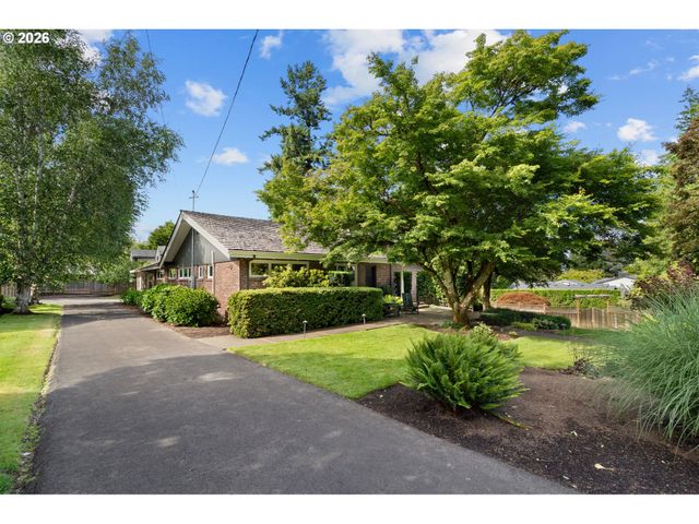 14635 UPLANDS Dr, Lake Oswego, OR 97034