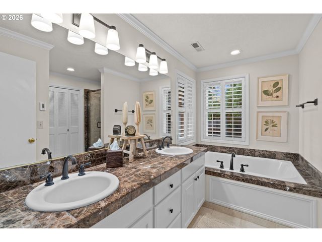 14635 UPLANDS Dr, Lake Oswego, OR 97034