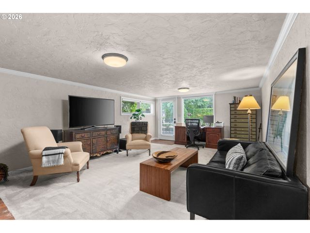 14635 UPLANDS Dr, Lake Oswego, OR 97034
