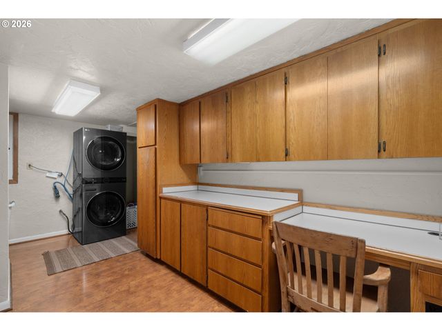 14635 UPLANDS Dr, Lake Oswego, OR 97034