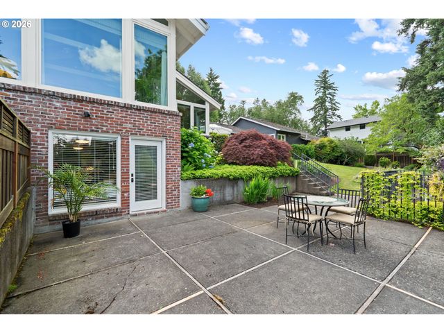 14635 UPLANDS Dr, Lake Oswego, OR 97034