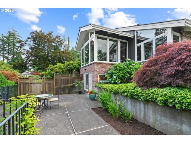 14635 UPLANDS Dr, Lake Oswego, OR 97034
