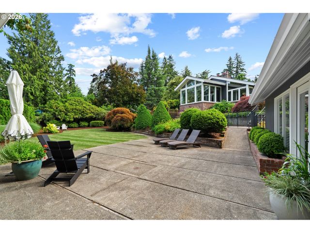 14635 UPLANDS Dr, Lake Oswego, OR 97034