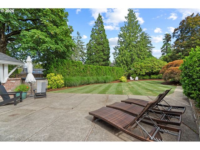14635 UPLANDS Dr, Lake Oswego, OR 97034