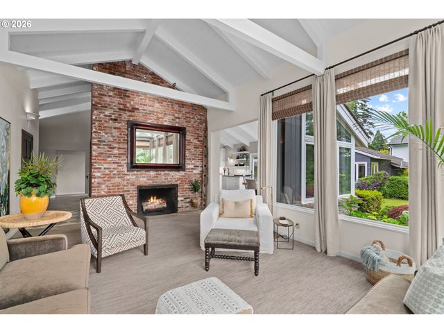 14635 UPLANDS Dr, Lake Oswego, OR 97034