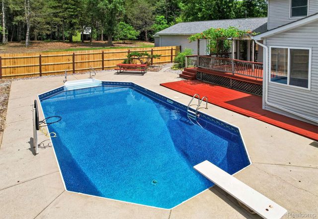 1437 E Cook Road, Grand Blanc Charter Township, MI 48439