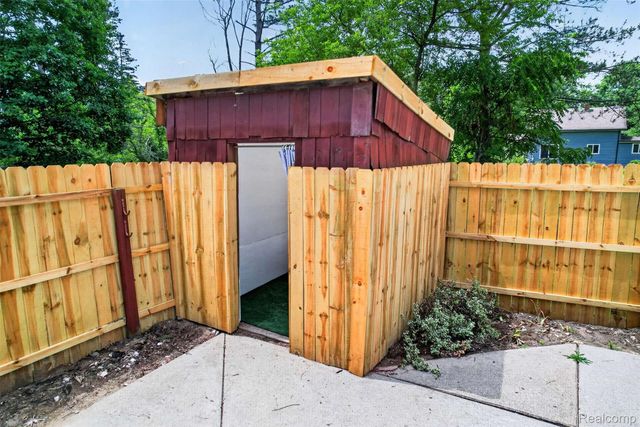 1437 E Cook Road, Grand Blanc Charter Township, MI 48439