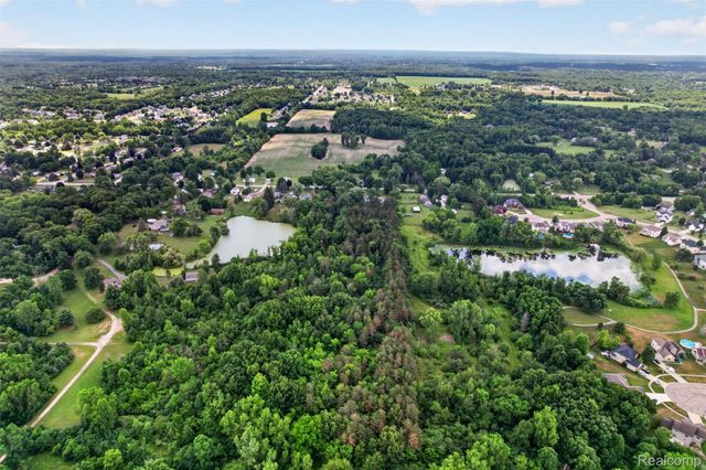 1437 E Cook Road, Grand Blanc Charter Township, MI 48439