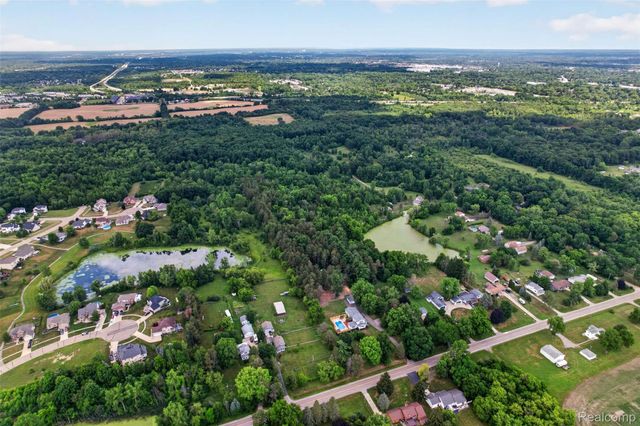 1437 E Cook Road, Grand Blanc Charter Township, MI 48439