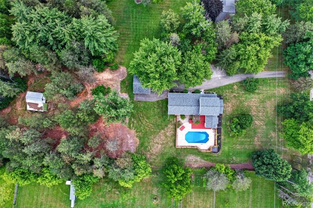 1437 E Cook Road, Grand Blanc Charter Township, MI 48439