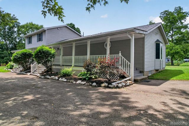 1437 E Cook Road, Grand Blanc Charter Township, MI 48439