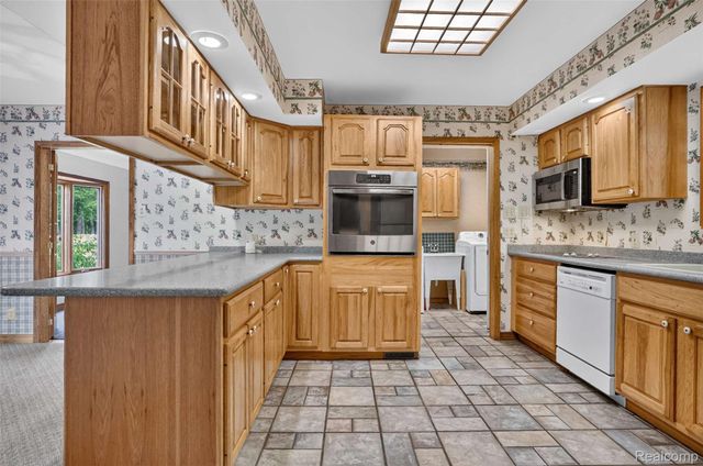 1437 E Cook Road, Grand Blanc Charter Township, MI 48439